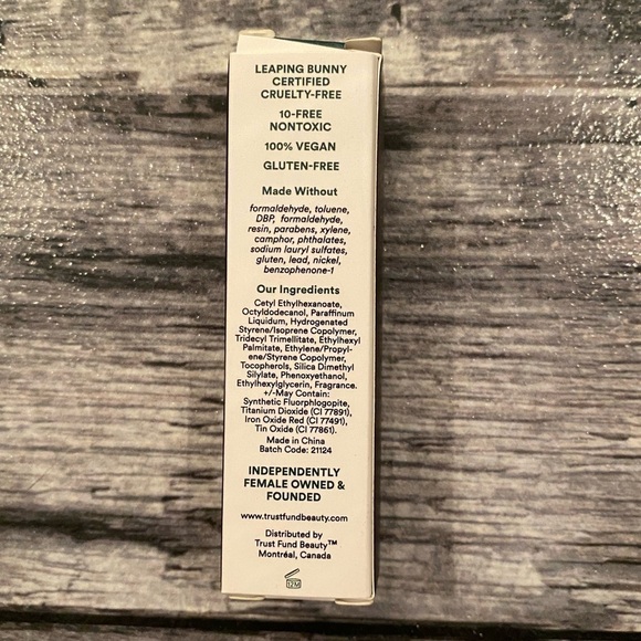 TRUST Fund Beauty Better Than Therapy Lip Oil NIB - Picture 3 of 7